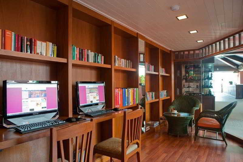 Seaview Patong Hotel - Sha Plus Экстерьер фото